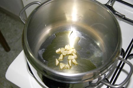 Soffriggiamo l'aglio