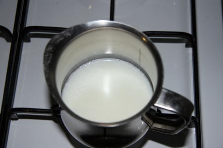 Facciamo bollire il latte